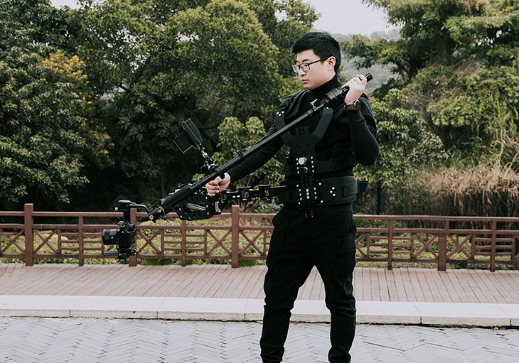 B400 Gimbal stabilizer Steadicam system to relieve up and down shake